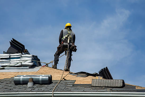 Professional Roofing technician working in Lignum, VA